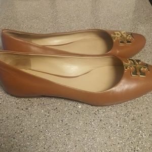 Tory Burch Shoes - Tory burch cognac flats! Tory Burch Shoes - Tory burch cognac flats!